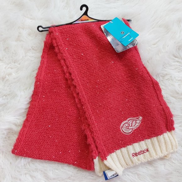 Reebok NFL Women's Red Wing Red Knit Scarf - Picture 1 of 3